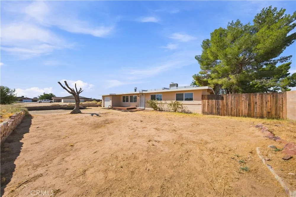 8672 Ironwood California City, CA 93505