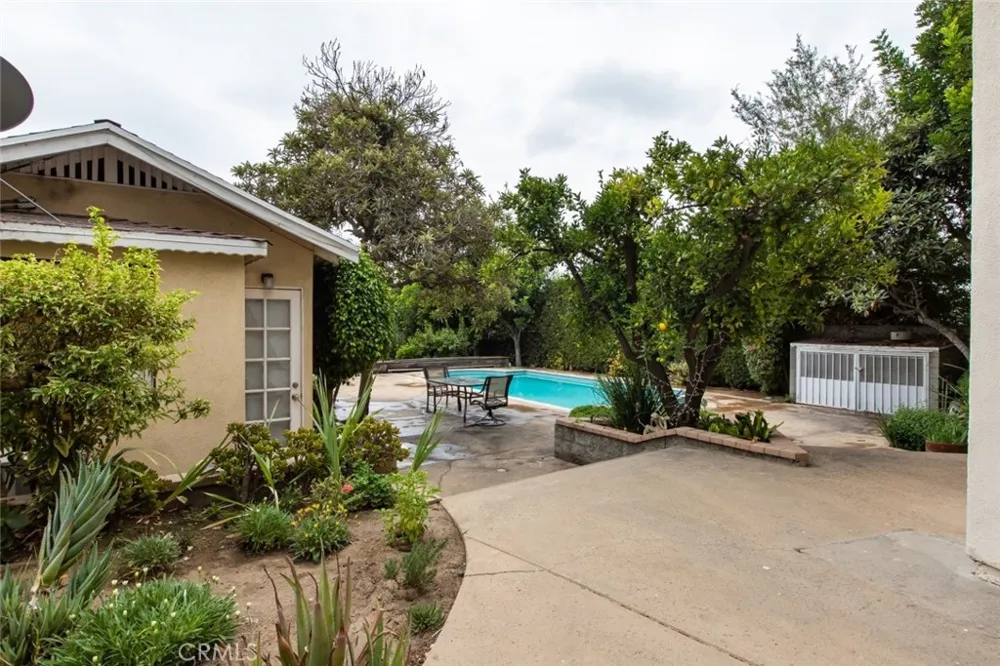 314 W Kenneth Road Glendale, CA 91202
