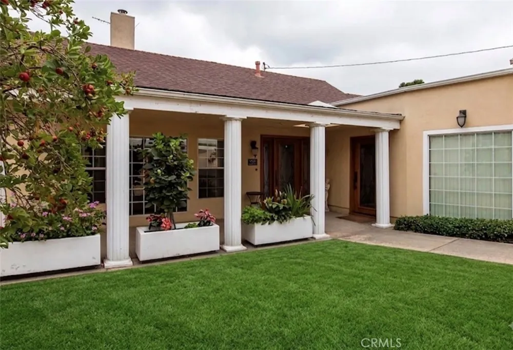 314 W Kenneth Road Glendale, CA 91202