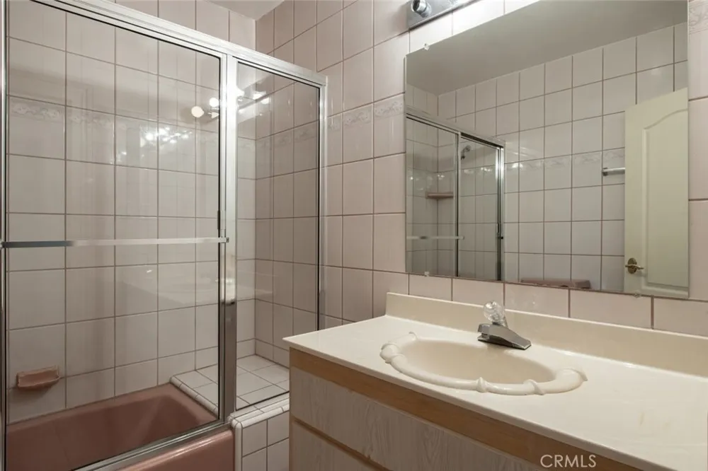 314 W Kenneth Road Glendale, CA 91202