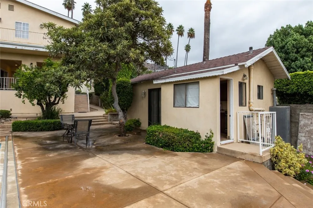 314 W Kenneth Road Glendale, CA 91202