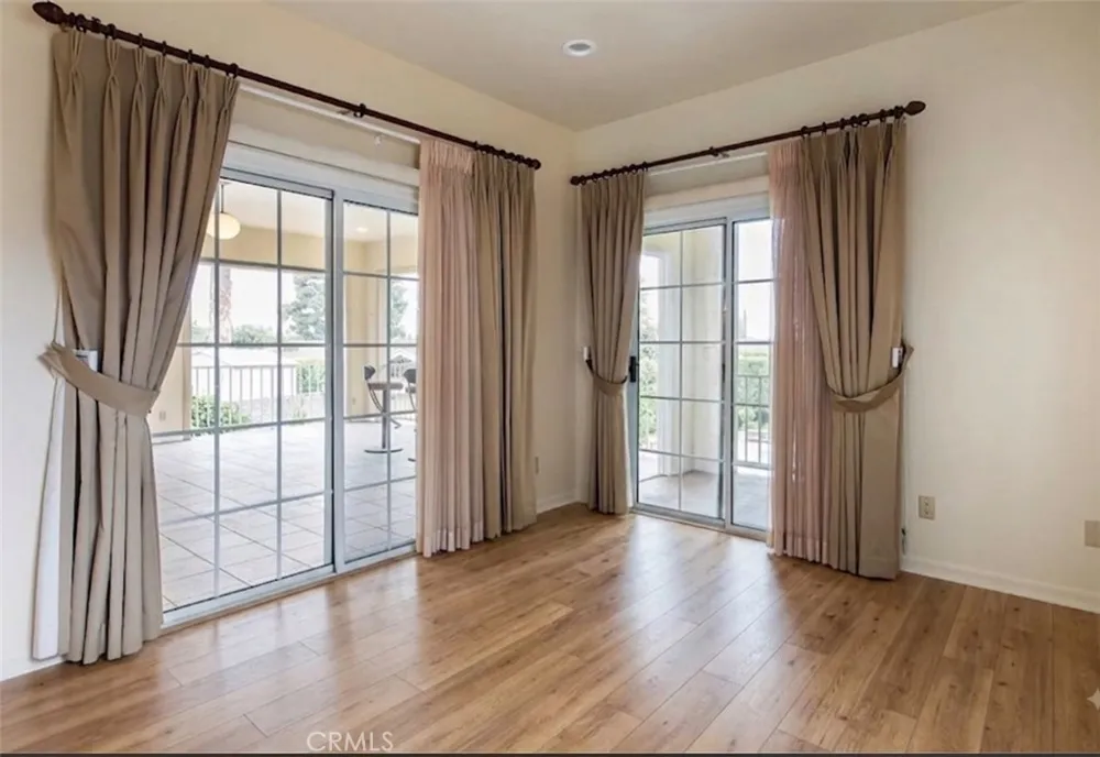 314 W Kenneth Road Glendale, CA 91202