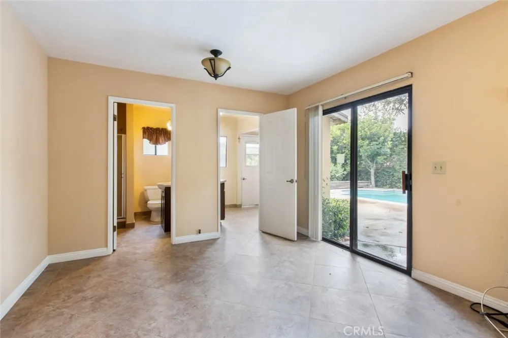 314 W Kenneth Road Glendale, CA 91202