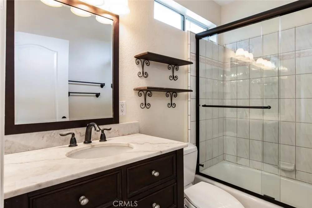 314 W Kenneth Road Glendale, CA 91202