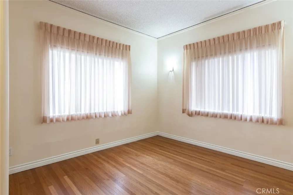 314 W Kenneth Road Glendale, CA 91202