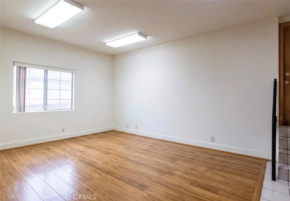 314 W Kenneth Road Glendale, CA 91202