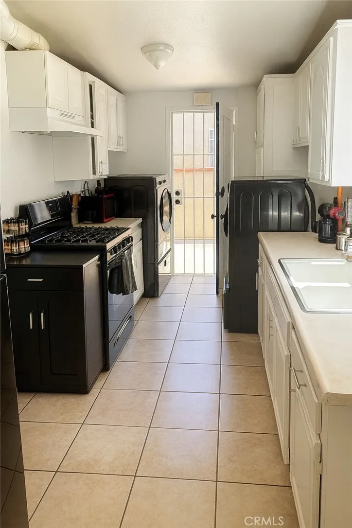 44129 Carolside Lancaster, CA 93535