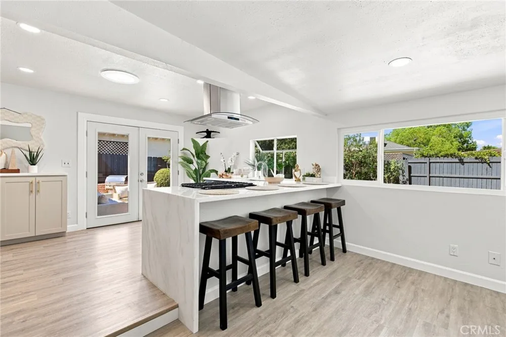 5847 Texhoma Avenue Encino, CA 91316