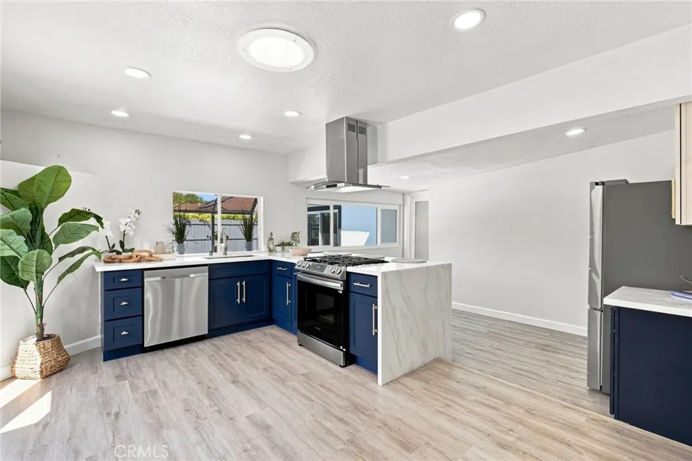 5847 Texhoma Avenue Encino, CA 91316