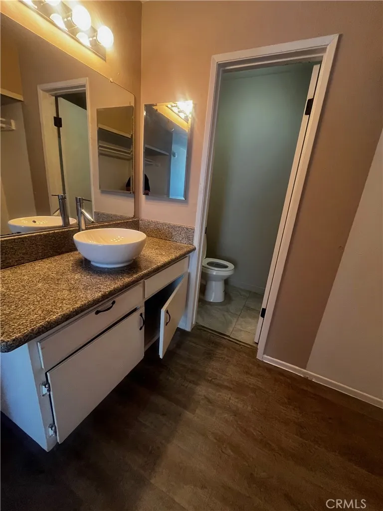 18620 Hatteras #246 Tarzana, CA 91356