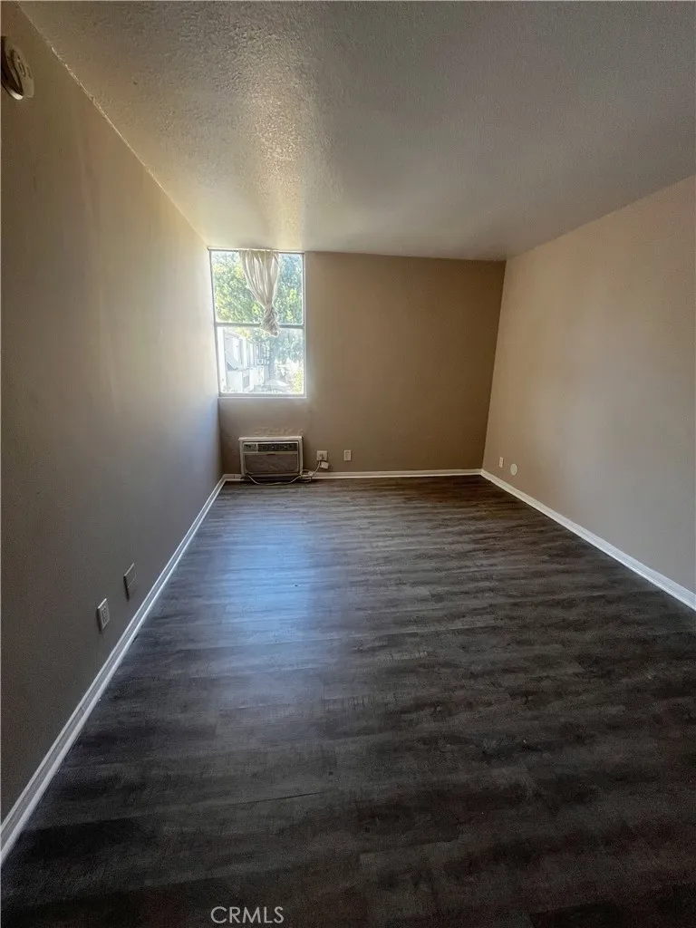 18620 Hatteras #246 Tarzana, CA 91356