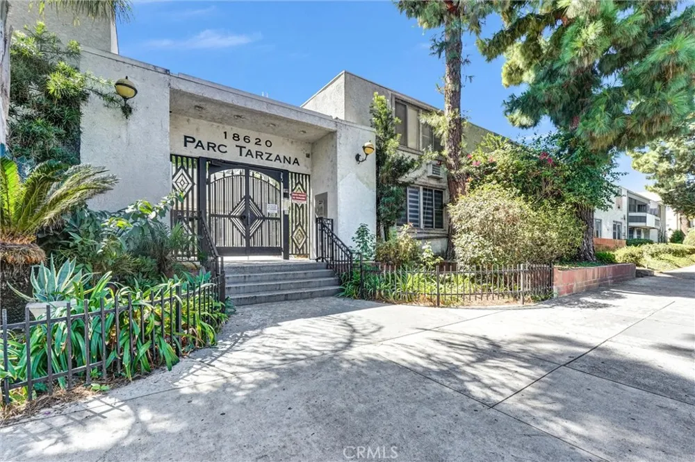 18620 Hatteras #246 Tarzana, CA 91356