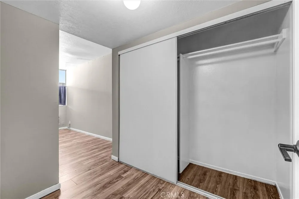 18620 Hatteras #246 Tarzana, CA 91356