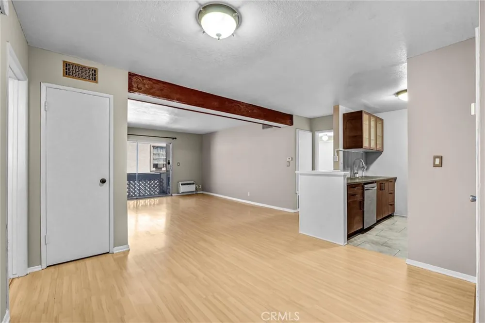 18620 Hatteras #246 Tarzana, CA 91356