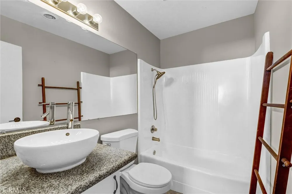 18620 Hatteras #246 Tarzana, CA 91356