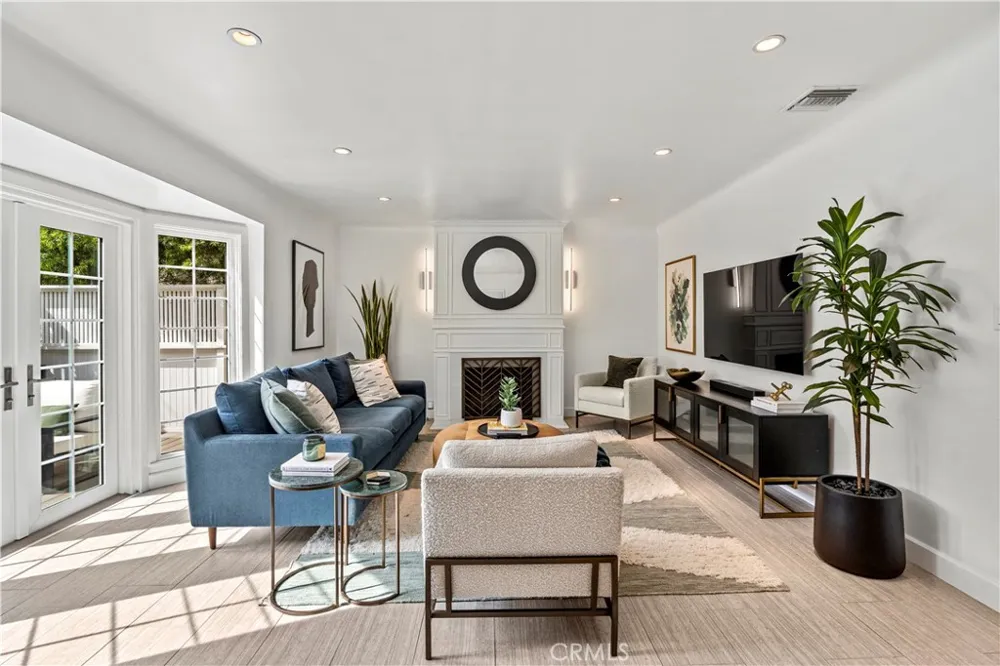8963 Cynthia West Hollywood, CA 90069