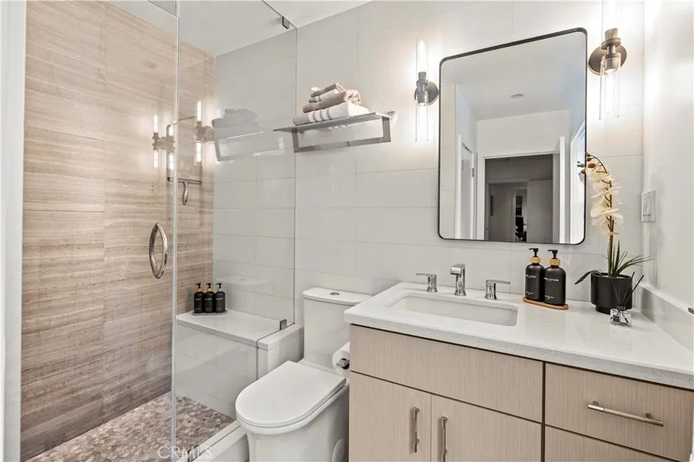 8963 Cynthia West Hollywood, CA 90069