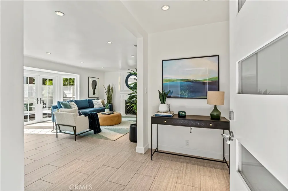8963 Cynthia West Hollywood, CA 90069