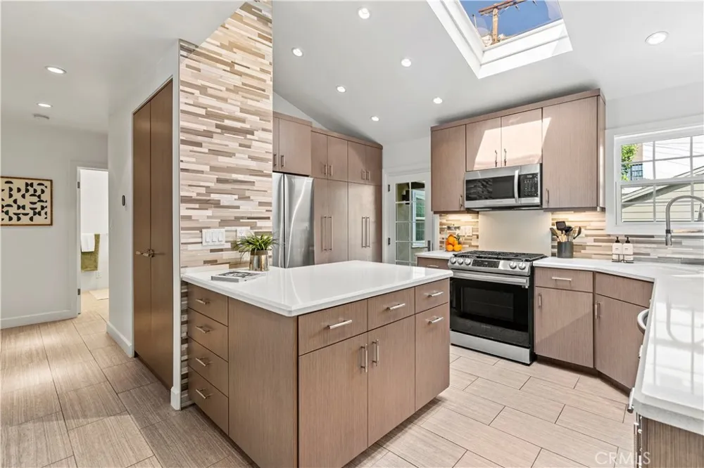 8963 Cynthia West Hollywood, CA 90069