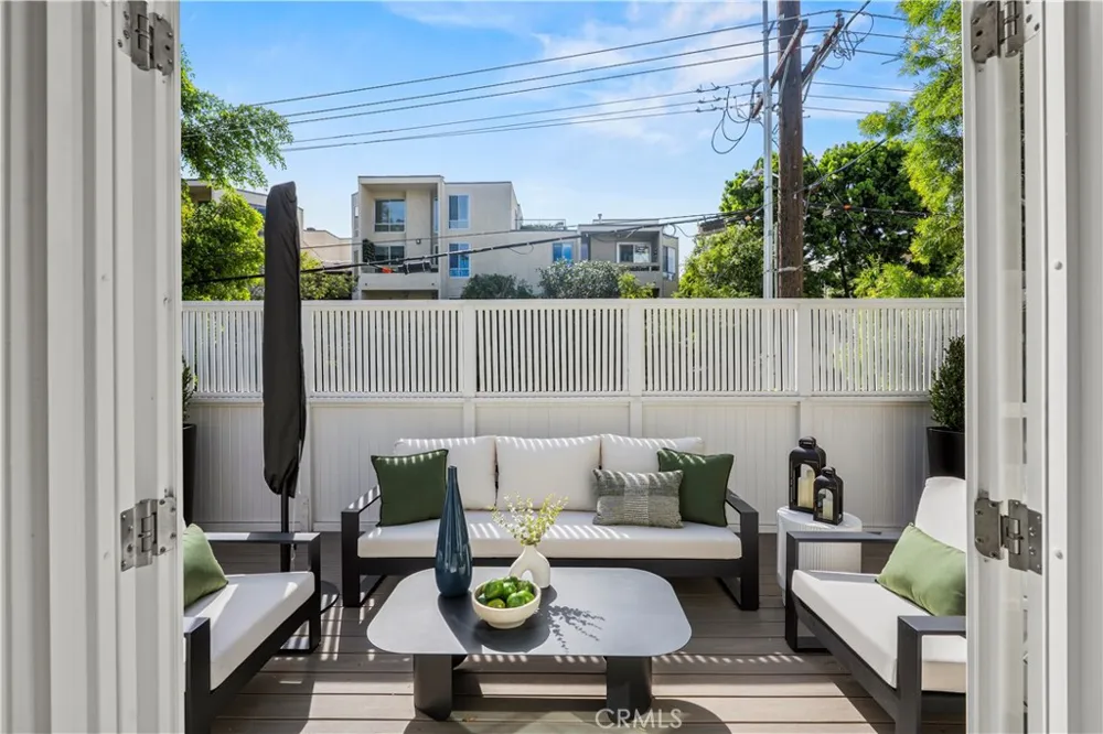 8963 Cynthia West Hollywood, CA 90069