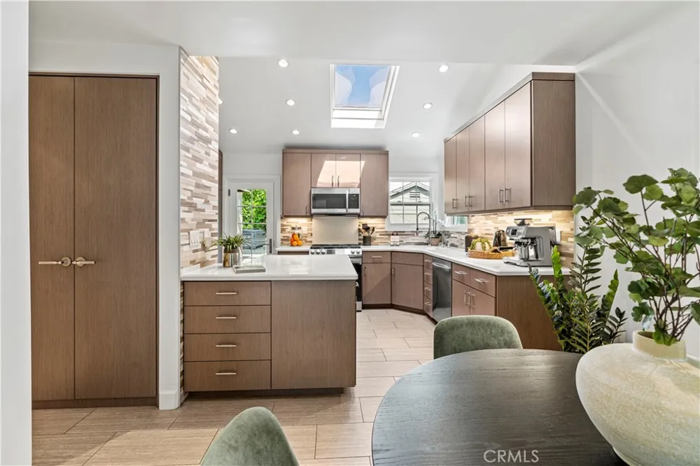 8963 Cynthia West Hollywood, CA 90069