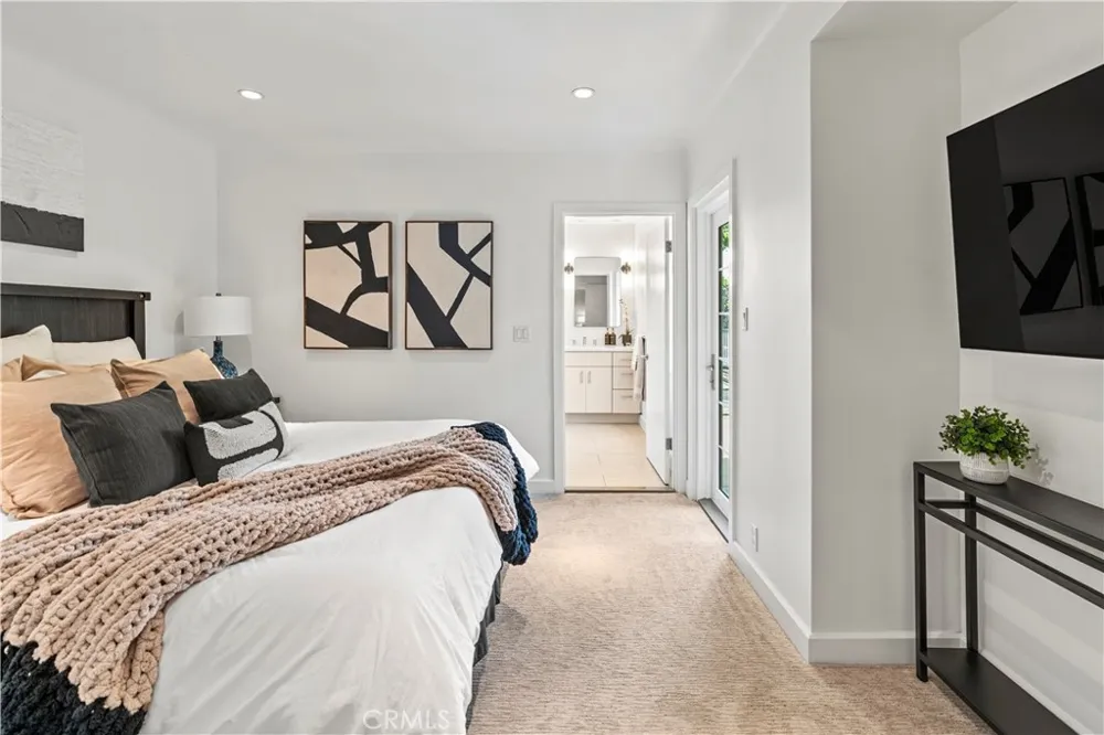 8963 Cynthia West Hollywood, CA 90069