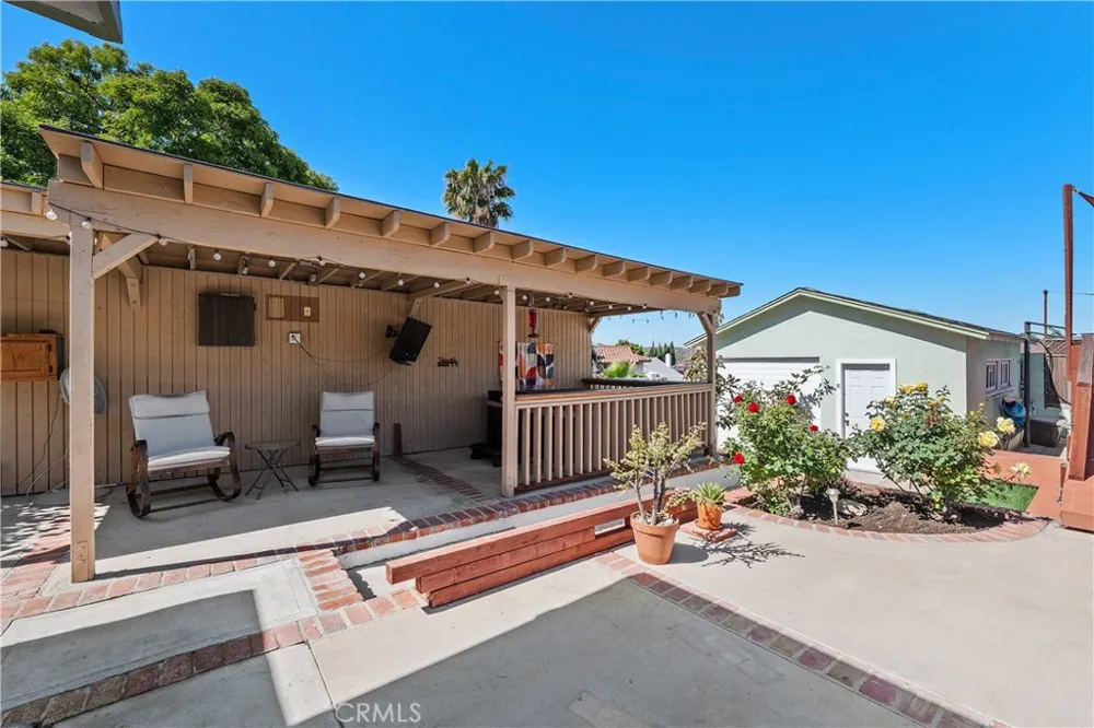 10739 Helendale Tujunga, CA 91042