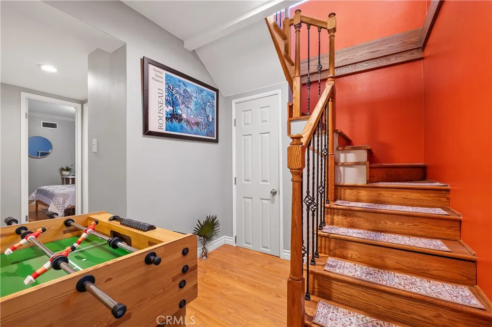 10739 Helendale Tujunga, CA 91042