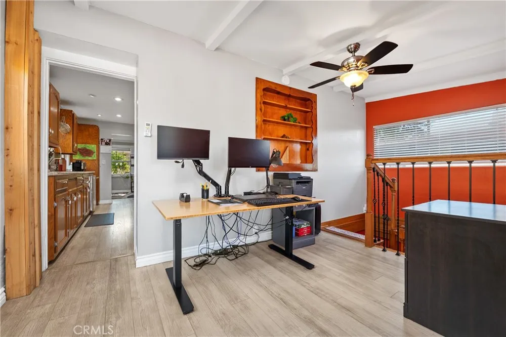 10739 Helendale Tujunga, CA 91042