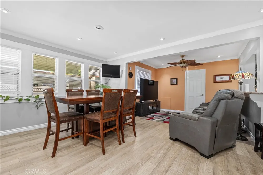 10739 Helendale Tujunga, CA 91042