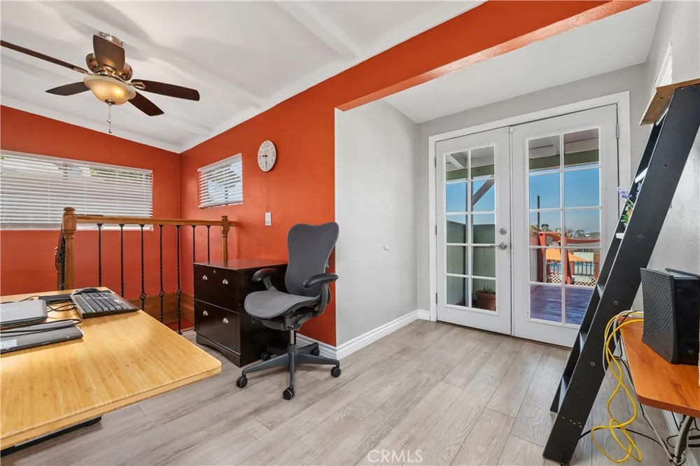 10739 Helendale Tujunga, CA 91042