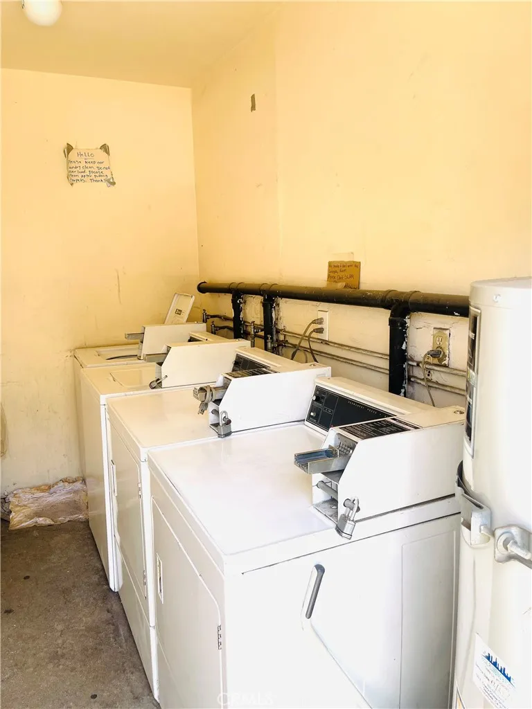 5754 Vineland Avenue North Hollywood, CA 91601