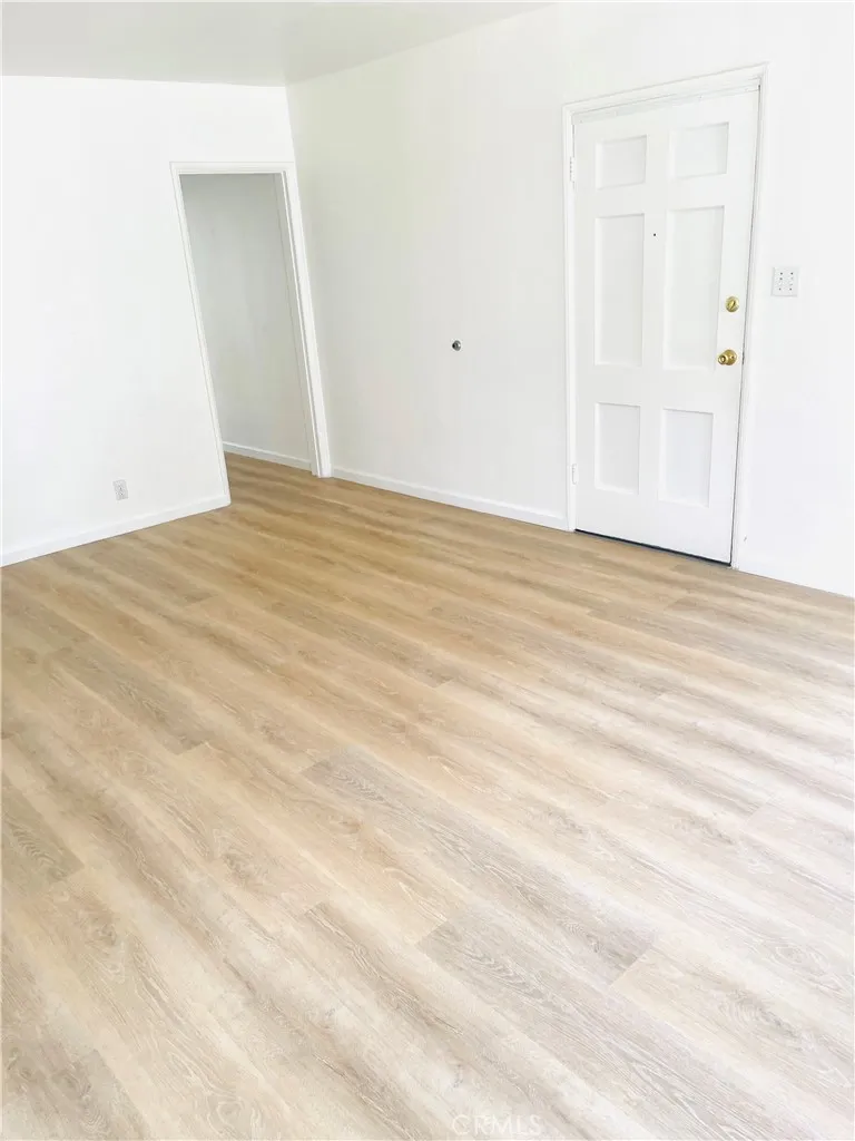 5754 Vineland Avenue North Hollywood, CA 91601