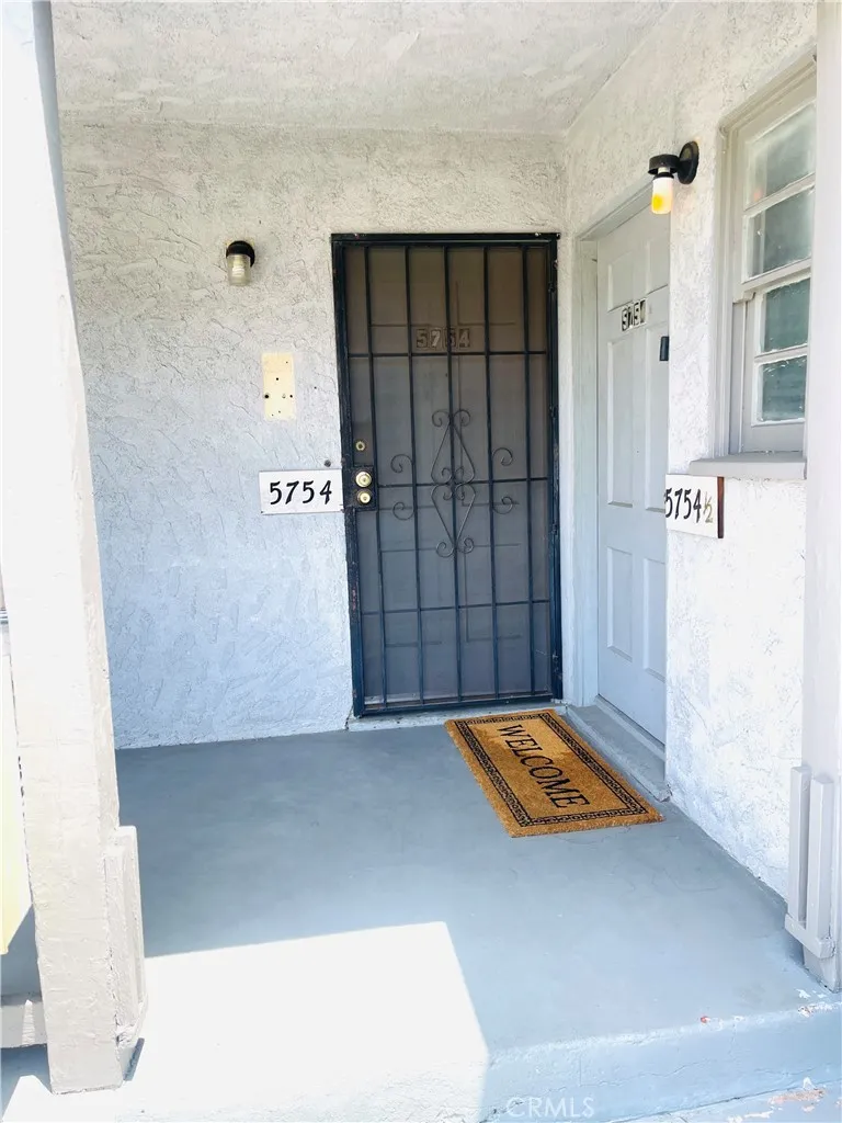 5754 Vineland Avenue North Hollywood, CA 91601