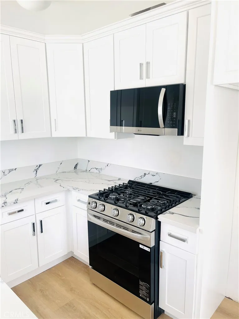 5754 Vineland Avenue North Hollywood, CA 91601