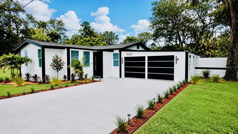 966 CLOVER STREET Deland, FL 32720