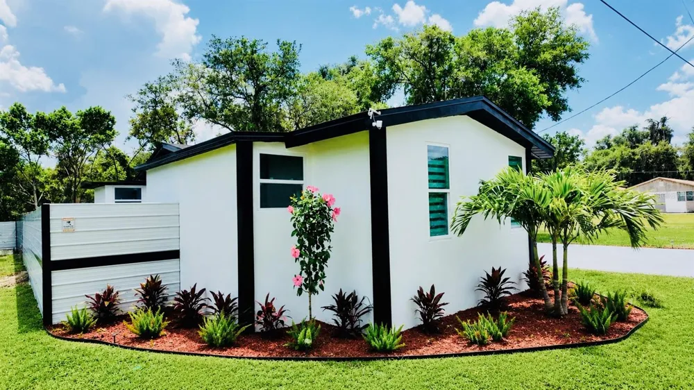966 CLOVER STREET Deland, FL 32720