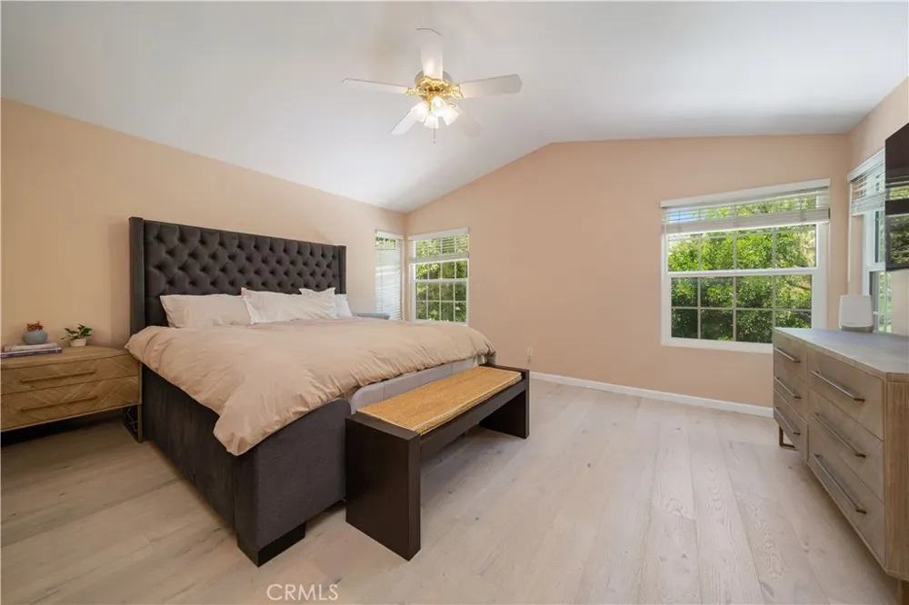 5371 Carmento Drive Oak Park, CA 91377