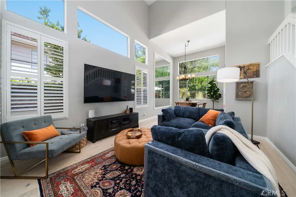5371 Carmento Drive Oak Park, CA 91377