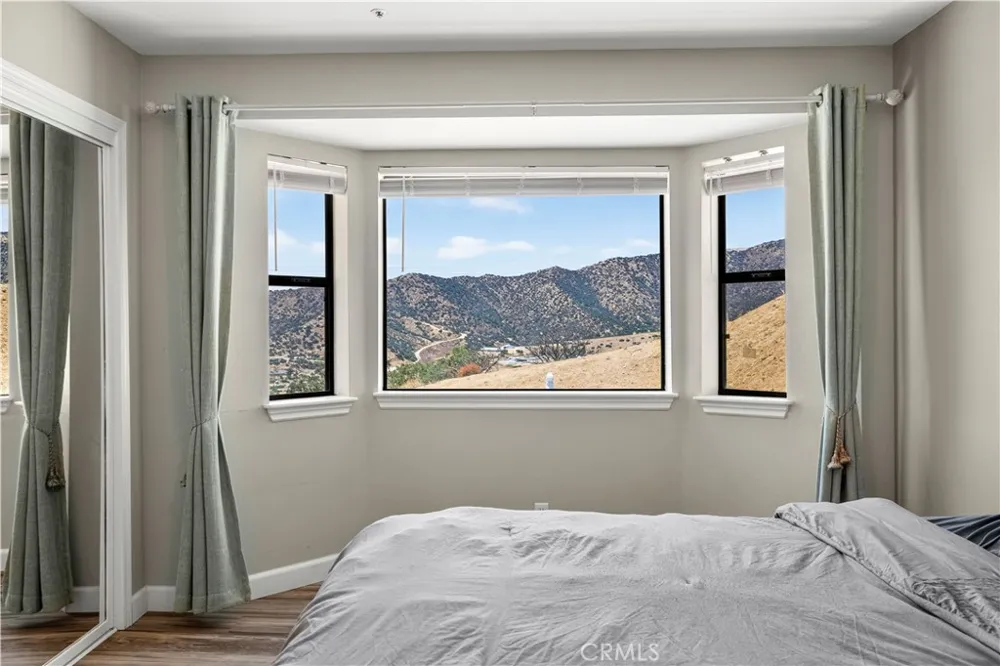 2945 Shannon Valley Acton, CA 93510