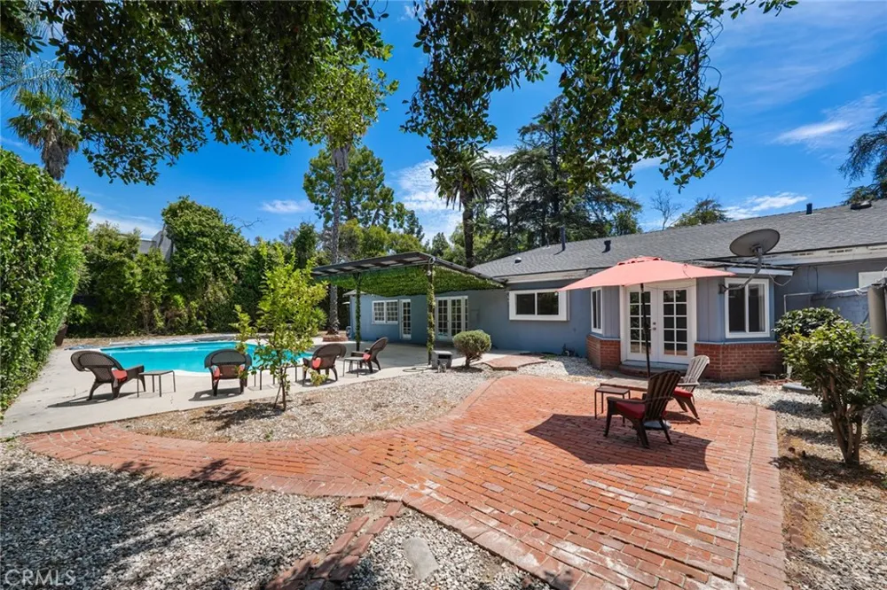 14151 Chandler Sherman Oaks, CA 91401