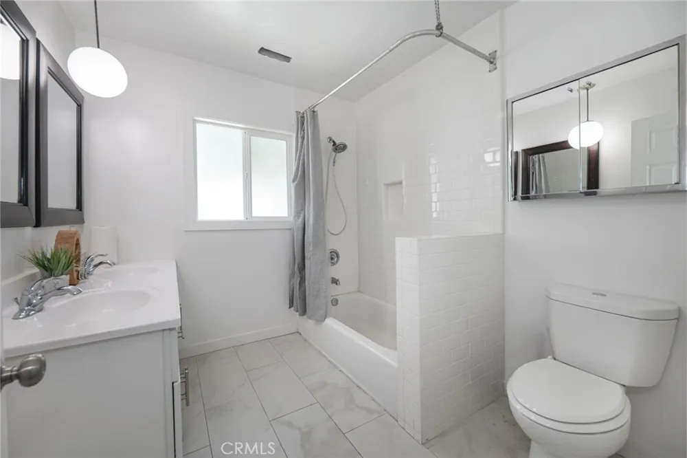 14151 Chandler Sherman Oaks, CA 91401