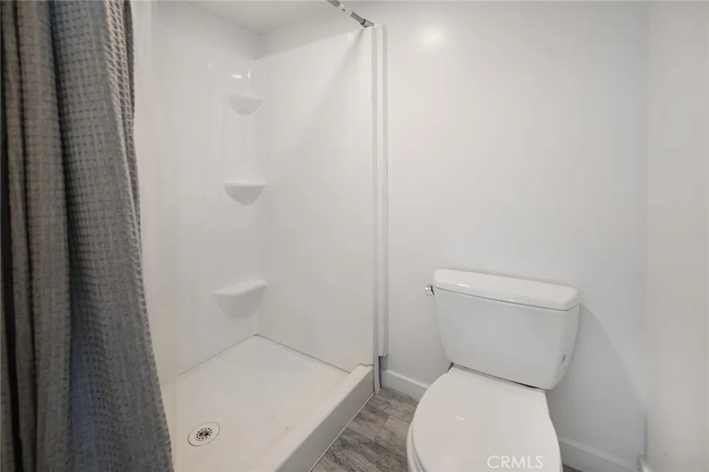 14151 Chandler Sherman Oaks, CA 91401