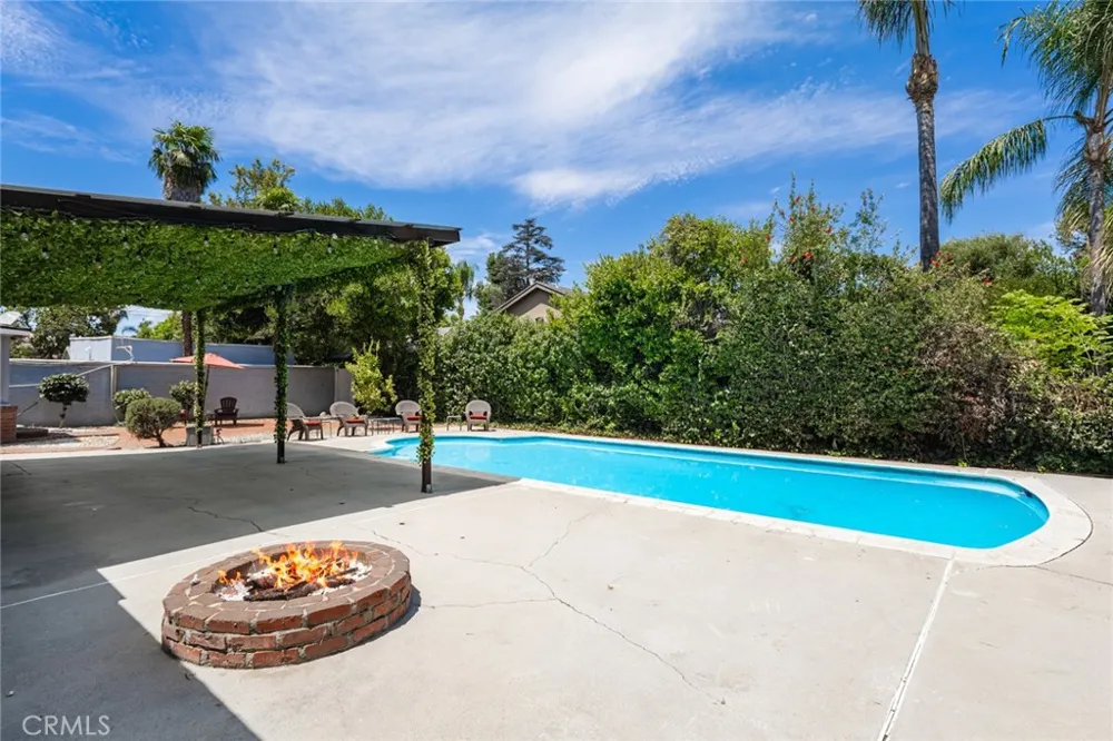 14151 Chandler Sherman Oaks, CA 91401