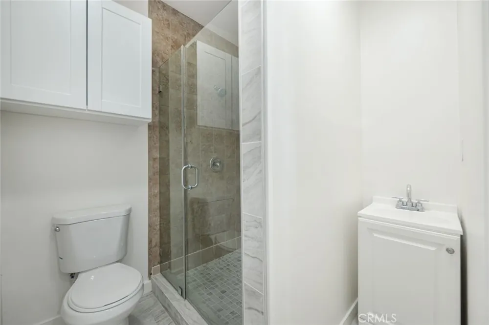 14151 Chandler Sherman Oaks, CA 91401