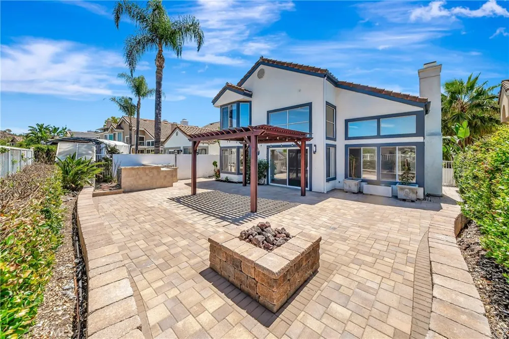 24743 Calle Altamira Calabasas, CA 91302