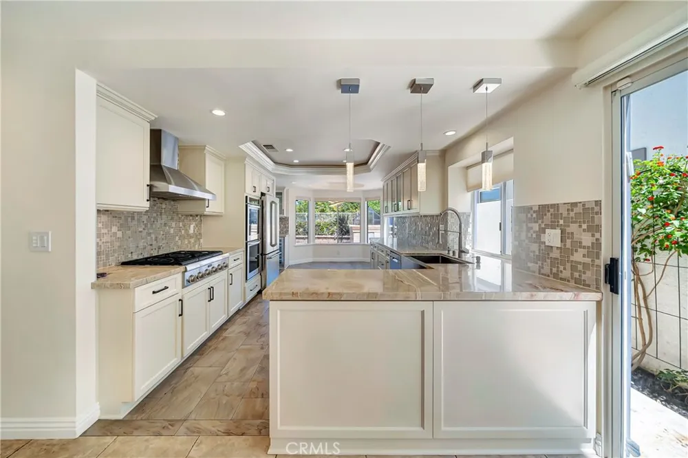 24743 Calle Altamira Calabasas, CA 91302