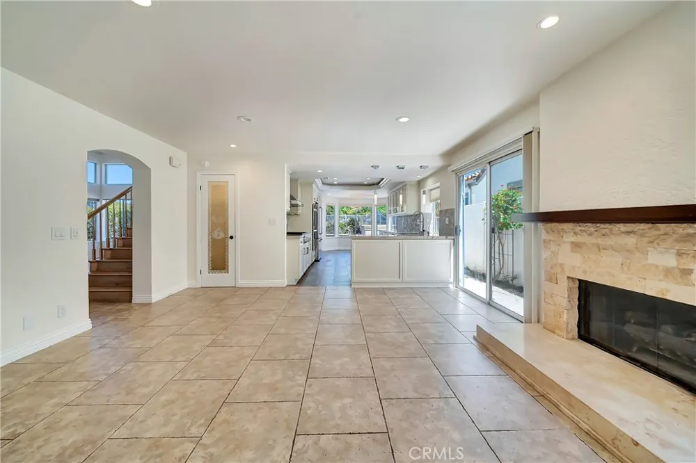 24743 Calle Altamira Calabasas, CA 91302