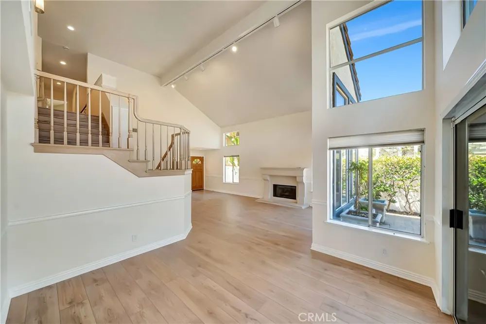 24743 Calle Altamira Calabasas, CA 91302