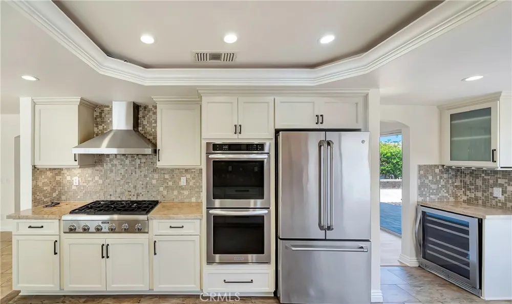 24743 Calle Altamira Calabasas, CA 91302